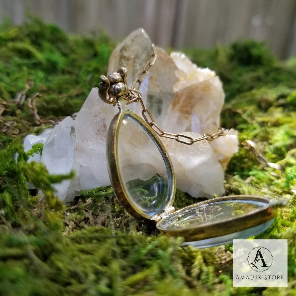 Vintage Tear drop glass locket, gold